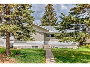 House For Sale In North Glenmore Park, Calgary, Alberta