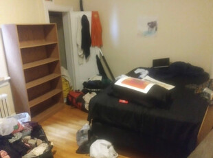 CHEAP ROOM FOR SUBLET - 27 Holyoake Cresent near Humber College