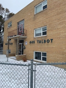 Winnipeg Pet Friendly Apartment For Rent | Chalmers | 445 Talbot