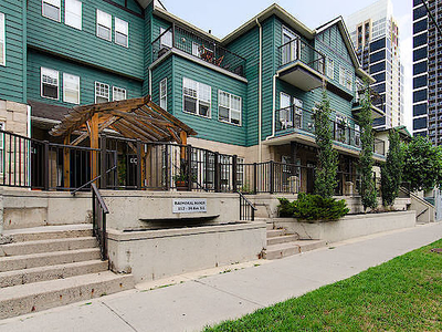 Calgary Condo Unit For Rent | Victoria Park | Spacious 2-bedroom, Perfectly located, Fully