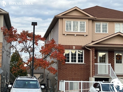 Kitchener Townhouse For Rent | 3 BED 1.5 BATH