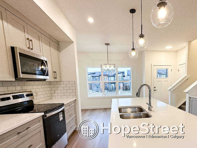 Cochrane Townhouse For Rent | Brand New Luxury Living: Contemporary