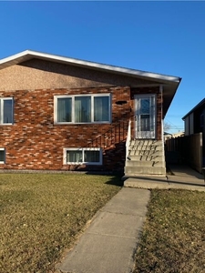 Edmonton Duplex For Rent | Britannia Youngstown | Beautiful Home with In-Law Suite