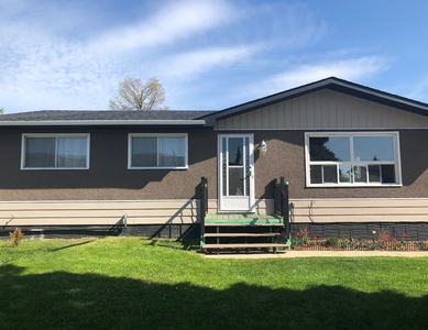 Leduc Pet Friendly House For Rent | Centrally located, fully renovated, pet-friendly