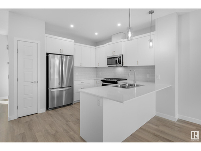 3901 CHRUSTAWKA PL SW Edmonton, Alberta