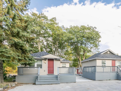 7 FULLY RENOVATED COTTAGES In Wasaga Beach