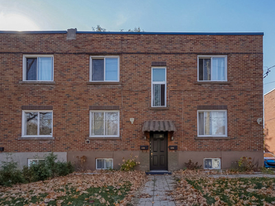 All-brick duplex, high income and excellent location !
