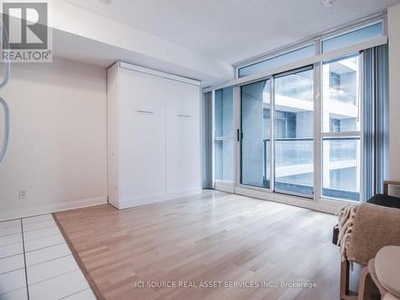 Condo For Sale In Fort York, Toronto, Ontario