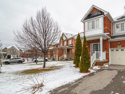*IMMACULATE 3 BED END UNIT TOWNHOME IN NORTH OSHAWA FOR SALE!