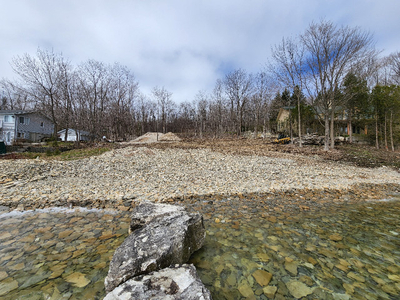 WATERFRONT GEORGIAN BAY LOT READY TO BUILD ON DRIVEWAY IN