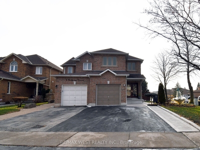 2 Coolspring Cres