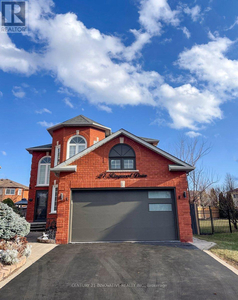 27 RINGWOOD DR Whitby, Ontario