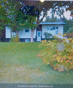 3 BEDROOM HOME ON A QUIET PRIVATE 3/4 ACRE LOT