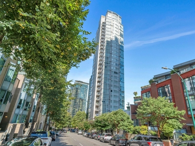 301 1277 MELVILLE STREET Vancouver