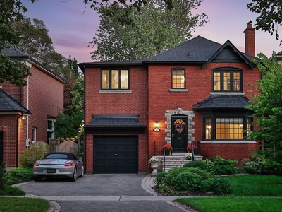 4 bedroom luxury Detached House for sale in Toronto, Ontario