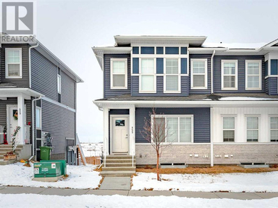 425 West Lakeview Drive Chestermere, Alberta