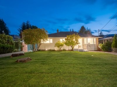 4781 MARINEVIEW CRESCENT North Vancouver