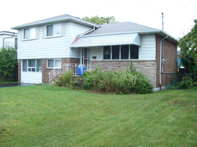 HAMILTON MOUNTAIN (UPPER GAGE AVE) HOUSE FOR SALE