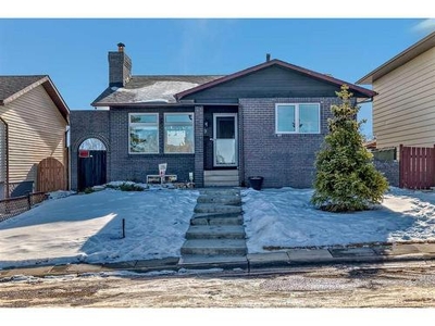 House For Sale In Beddington Heights, Calgary, Alberta