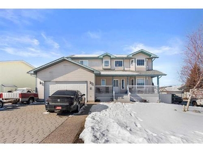 House For Sale In South Ridge, Medicine Hat, Alberta