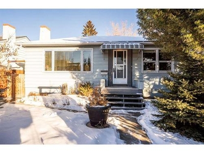 House For Sale In Upper Mount Royal, Calgary, Alberta
