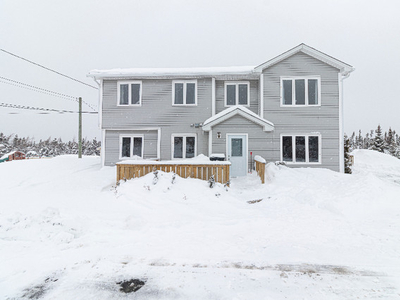 MOVE IN READY 2 APARTMENT HOME IN PORTUGAL COVE!!