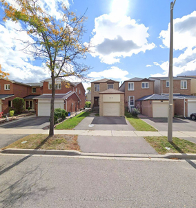 Vaughan, Concord 3+1 Beds / 2 Baths
