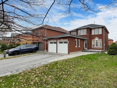 House for sale, 24 Holmes Cres, in Ajax, Canada