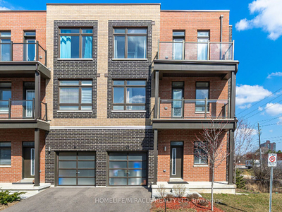Modern End Unit Townhome W/ A Finished Walk Out Basement Vaughan