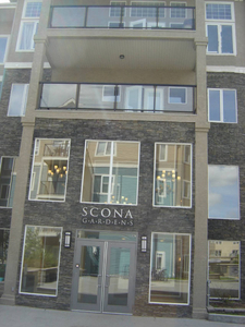 Stylish & Immaculate Condo In Stratchcona Area