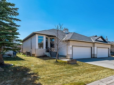 Calgary House For Rent | Evergreen | Elegant Bungalow Villa in Highly