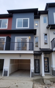 Calgary Townhouse For Rent | Sage Hill | Stunning townhouse in Sage Hill