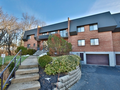 Condo/Apartment for sale, 410 Place du Manoir, Mont-Saint-Hilaire, QC J3H4W4, CA, in Mont-Saint-Hilaire, Canada