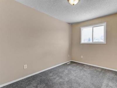 3 Bedroom Multiple Family Edmonton AB For Rent At 1400
