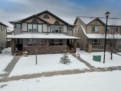 35 Luxstone Point Sw, Airdrie, Residential