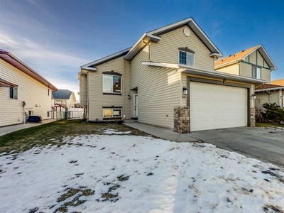 55 Willowbrook Crescent NW, Airdrie, Alberta