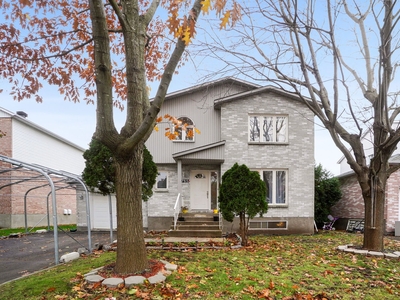 House for sale, 3765 Ch. des Prairies, Brossard, QC J4Y2Y8, CA, in Brossard, Canada