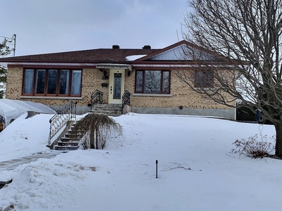 House for sale, 515 Rue Roger-Boisvert, Beauharnois, QC J6N1P8, CA, in Beauharnois, Canada