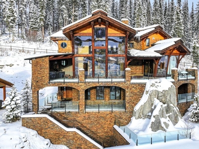Luxury 4 bedroom Detached House for sale in Sun Peaks, British Columbia