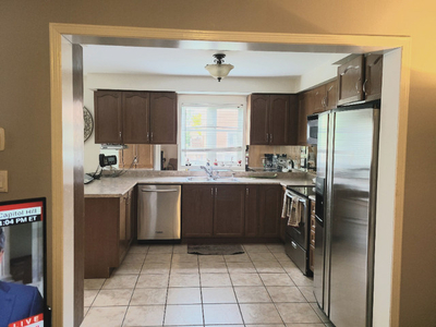 1 Bedroom in Brampton. Shared Bathroom, Kitchen and laundry.