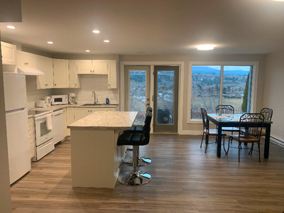 2 Bed 1 Bath Furnished Suite for Student Sept 2024-May 2025