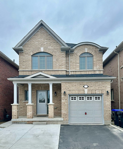 For Rent - 4 Bdrm, 3 Bath Home in Bradford, ON