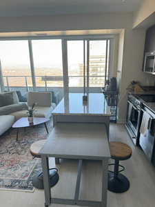 Fully Furnished 2 Bedroom Condo in Toronto! CN Tower Skyline!