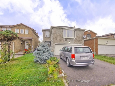 House for sale, 171 Surbray Grve, in Mississauga, Canada