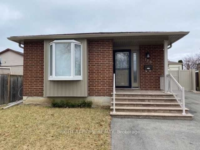 House for rent, Main - 118 Avening Dr, in Toronto, Canada