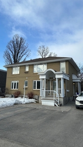 House for sale, 27 Rue St-Dominique, Hull, QC J9A1A1, CA , in Gatineau, Canada
