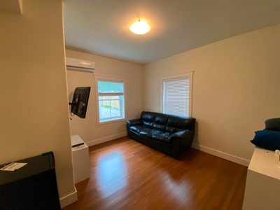 one bedroom sublet May to August Queens University off campus
