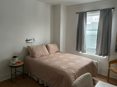 SUMMER SUBLET : MAY 1 - AUG 31