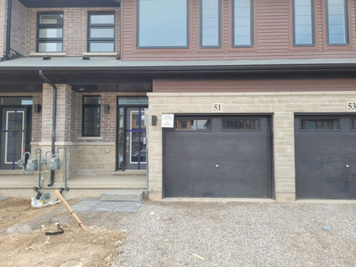 3 Beds 2.5 Baths Townhouse for Rent in Brantford ON