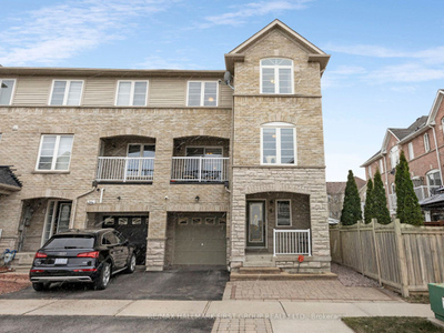 3+1 BR | 3 BA-Single Garage Freehold Townhouse in Ajax